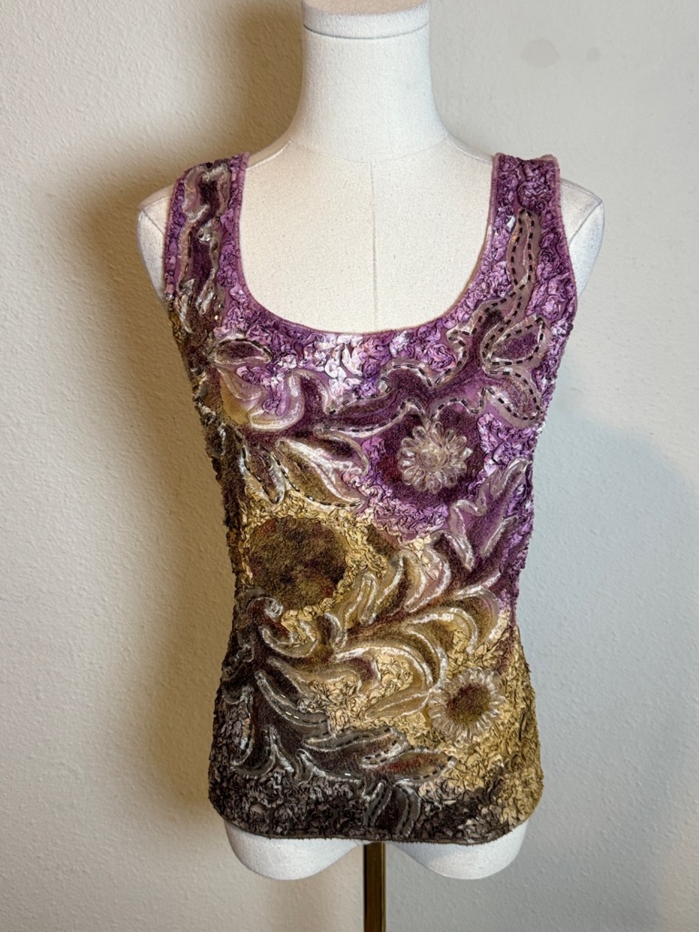 NWT Mezon Embellished Purple & Gold Scoop Neck Tank Top Runs Small size Large
